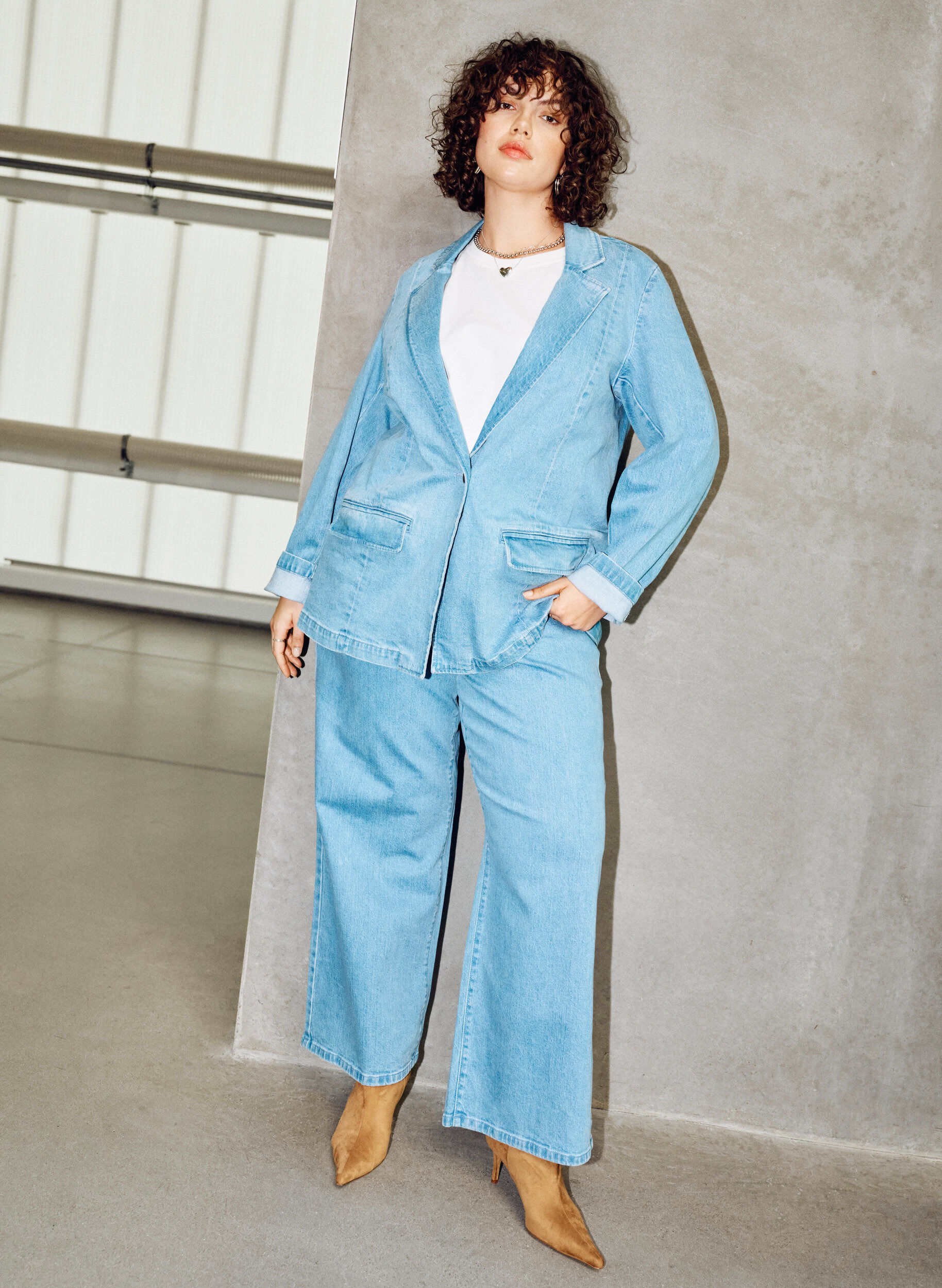 ZizziHoch taillierte Jeans mit weitem Bein, Blau, Image image number 0