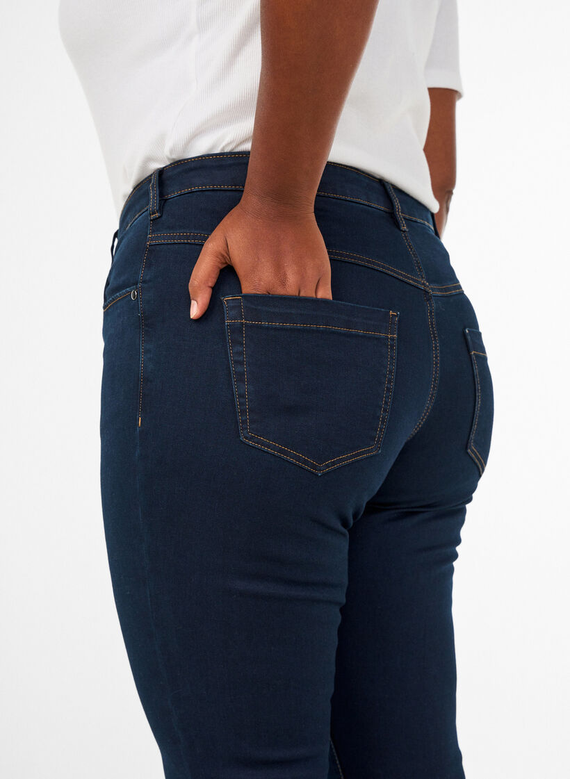 Slim Fit Emily Jeans mit normaler Taillenh&ouml;he, Blau, Model image number 4