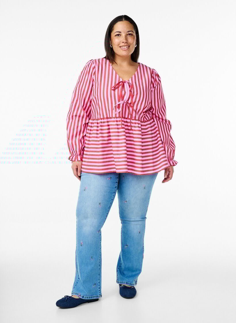 Bootcut Jeans mit gestickten Blumen, Blau, Model image number 0