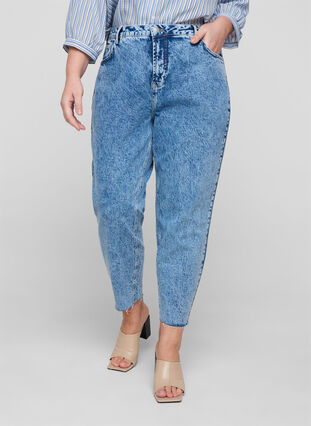 Mille Mom Fit Jeans mit Blumen, Blue denim, Model image number 2