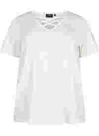 T-Shirt mit V-Ausschnitt und Kreuzdetails