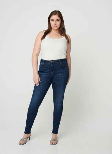 Super Slim Amy Jeans mit hoher Taille, Dark Blue, Model image number 0