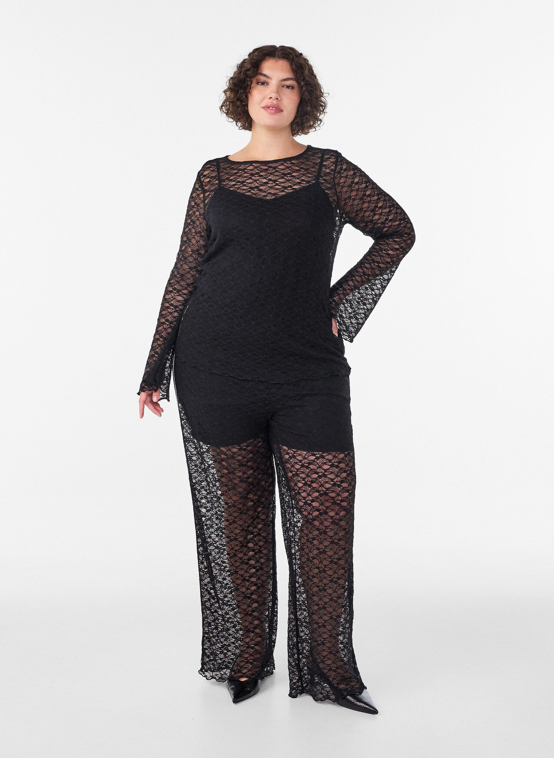 ZizziTransparente Bluse aus Spitze mit langen &Auml;rmeln, Schwarz, Model image number 1