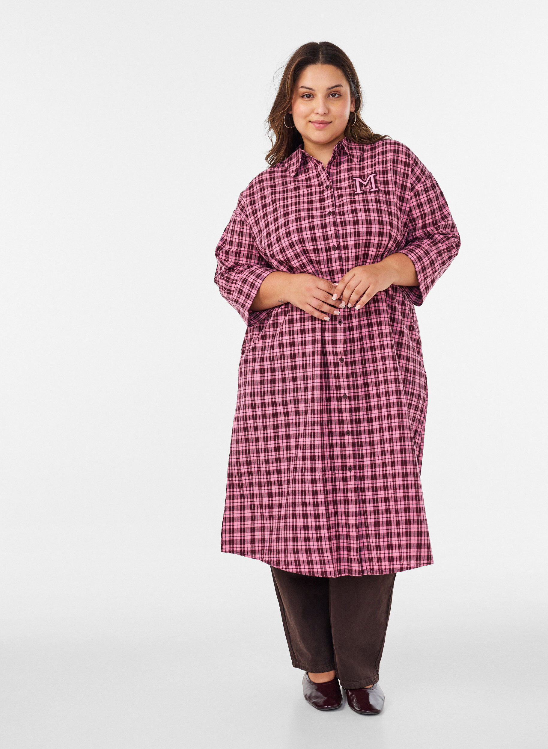 Langes kariertes Hemd mit 3/4-&Auml;rmeln, Pink, Model