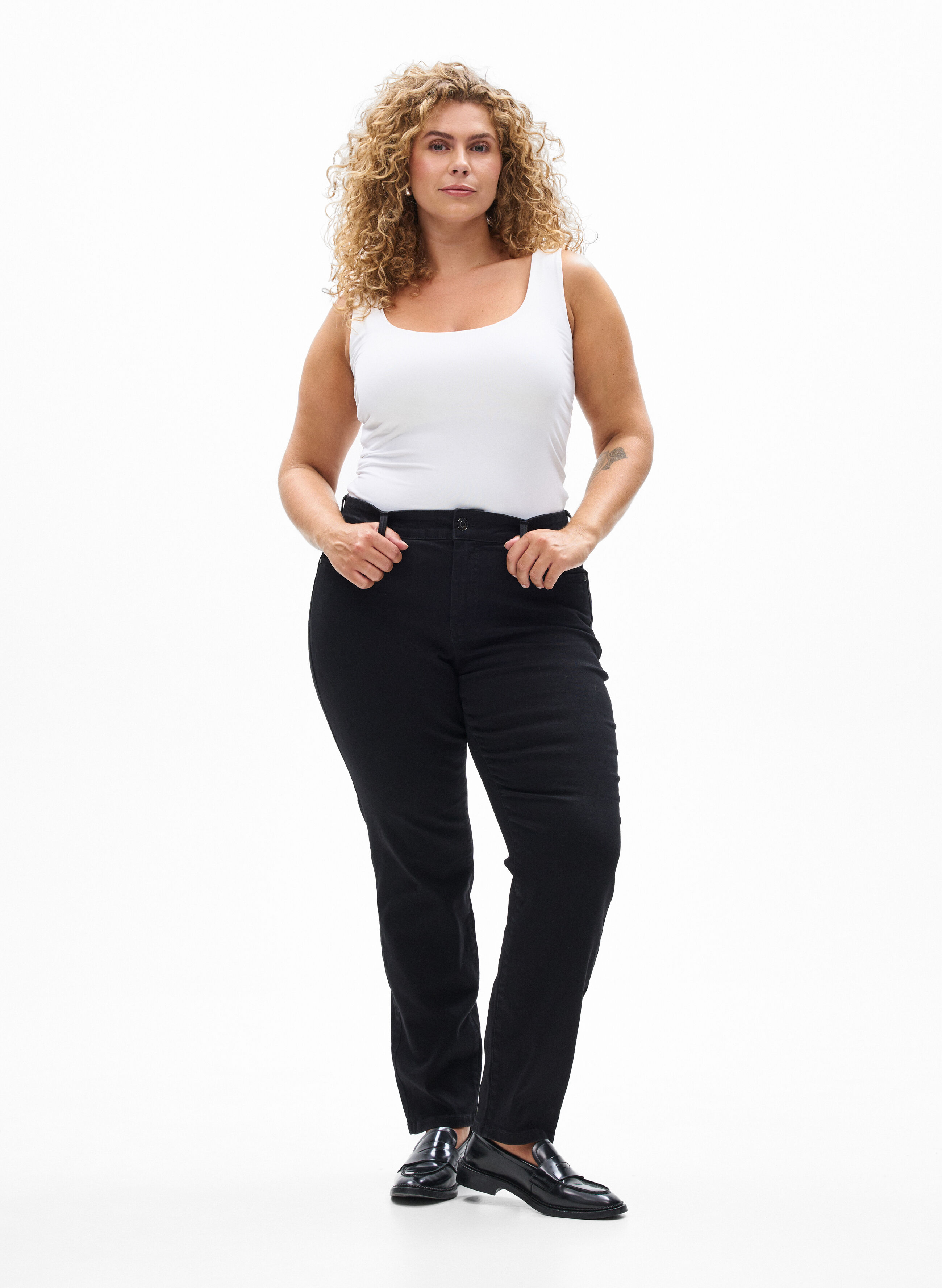 Slim fit Jeans mit normaler Taille, Black, Model