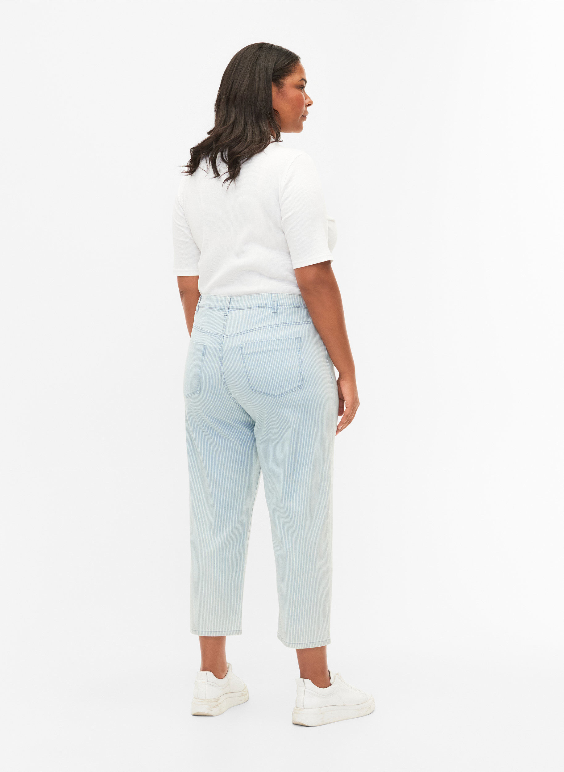 ZizziStraight Jeans mit Kn&ouml;chell&auml;nge, Light Blue Stripe, Model image number 1