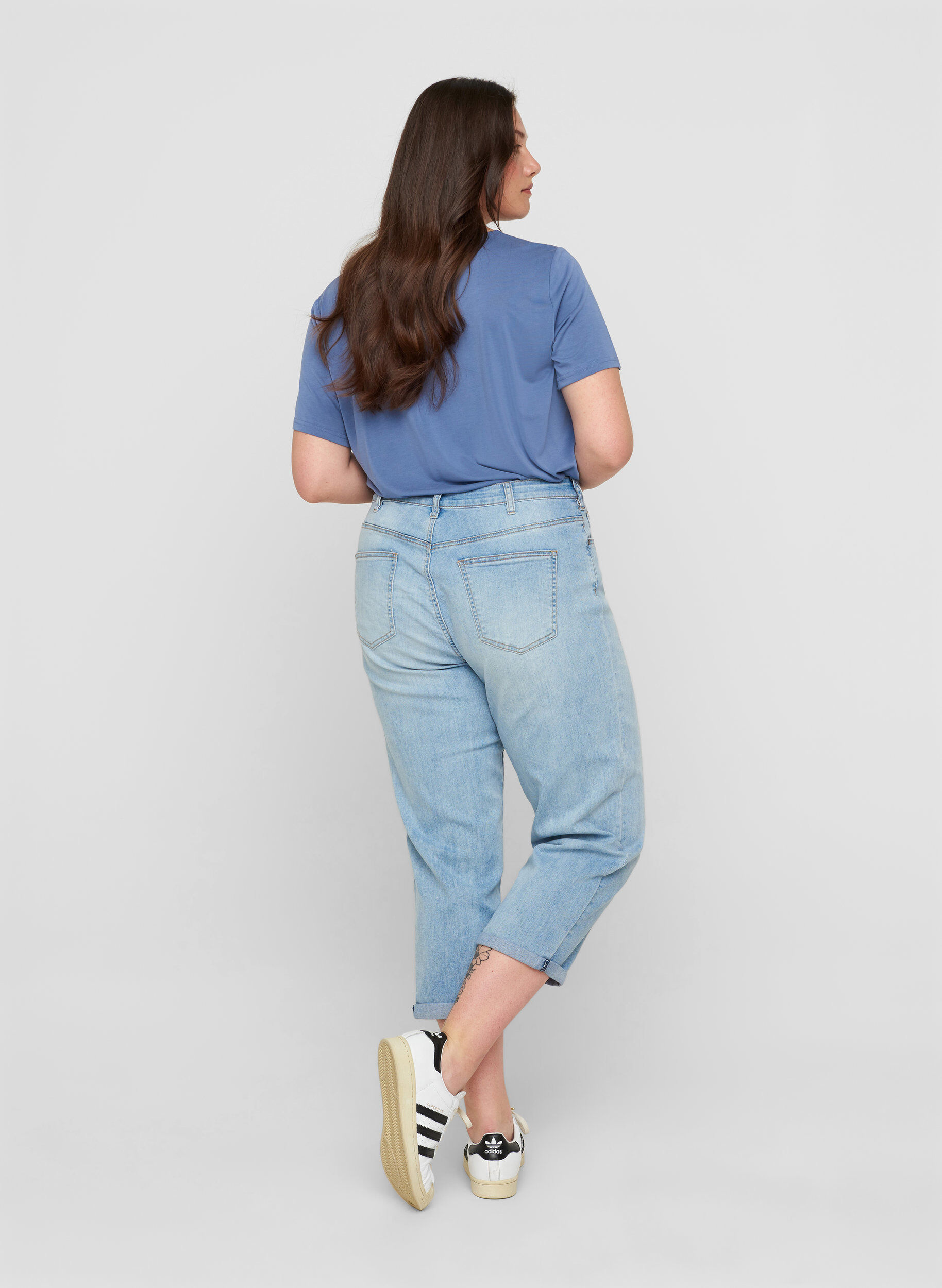 Zizzi7/8-Jeans mit Umschlag und hoher Taille, Blau, Model image number 1