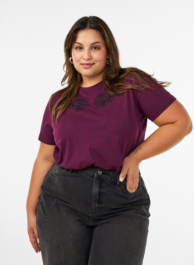 T-Shirt mit gebl&uuml;mter Stickerei und Strasssteinen, Lila, Model image number 0