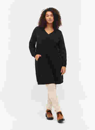 Pulloverkleid mit V-Ausschnitt, Black, Model image number 2