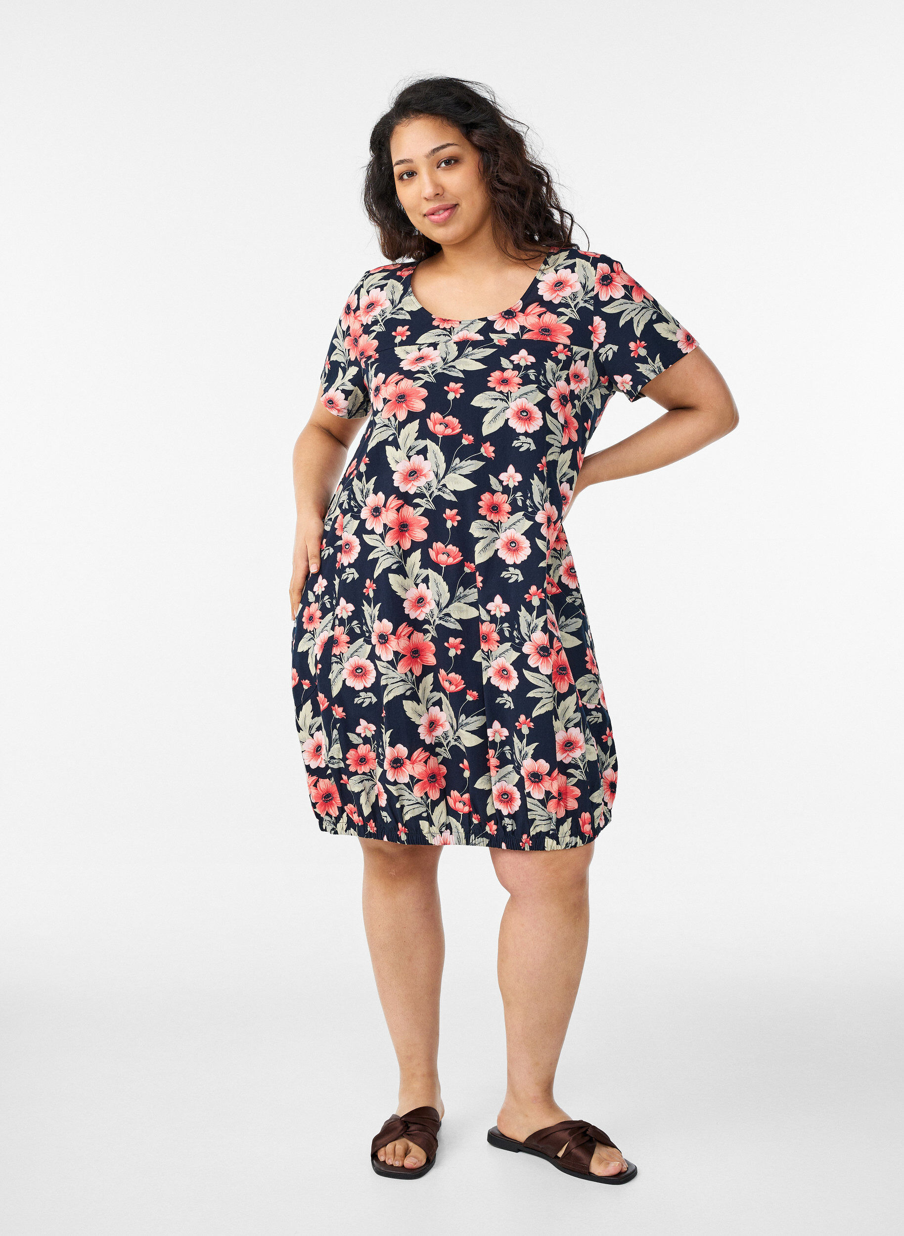 ZizziKurz&auml;rmliges Baumwollkleid mit Print, Blau, Model image number 1