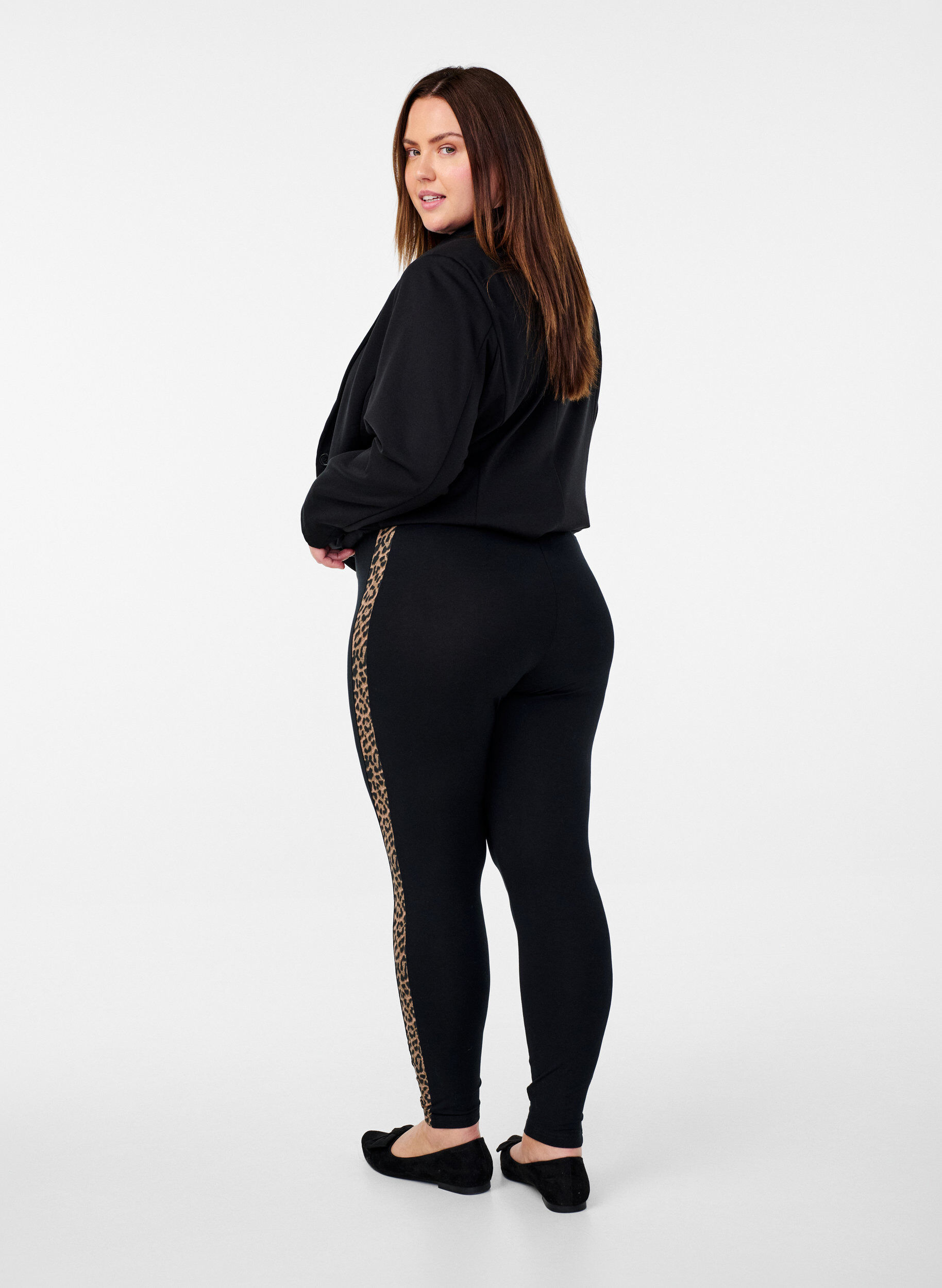 ZizziLeggings aus Viskose mit Leopardenstreifen, Black W. Leo, Model image number 1