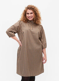 Kariertes Kleid mit 3/4 Ärmeln und Reißverschluss, Brown Check , Model