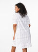 Kurzes Kleid mit V-Ausschnitt und Lochmuster, Bright White, Model image number 1
