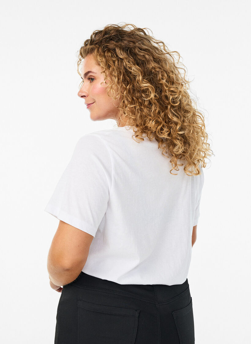 Kurz&auml;rmeliges T-Shirt mit V-Ausschnitt, Wei&szlig;, Model image number 2