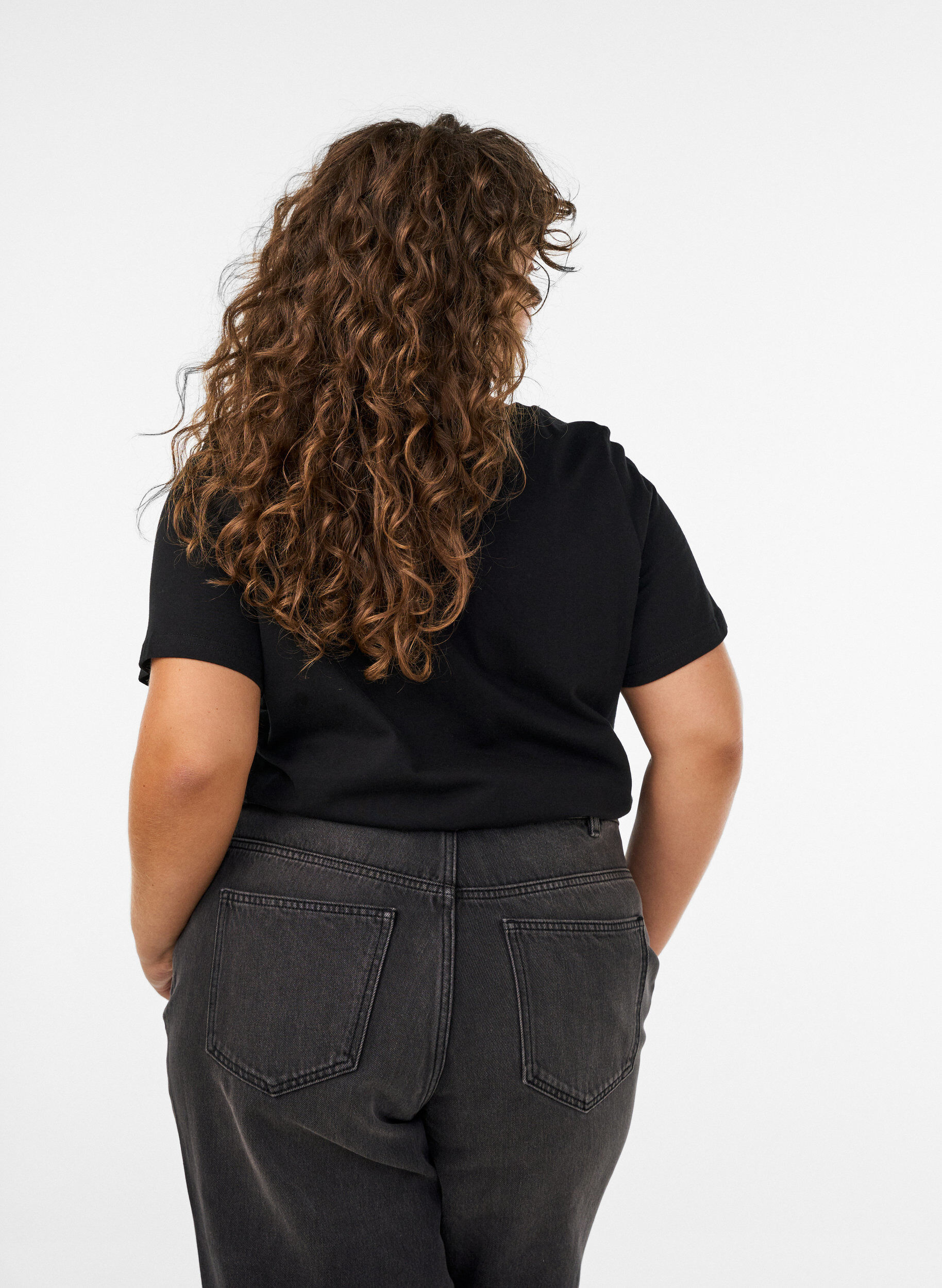 ZizziWeihnachts-T-Shirt aus Bio-Baumwolle, Schwarz, Model image number 2
