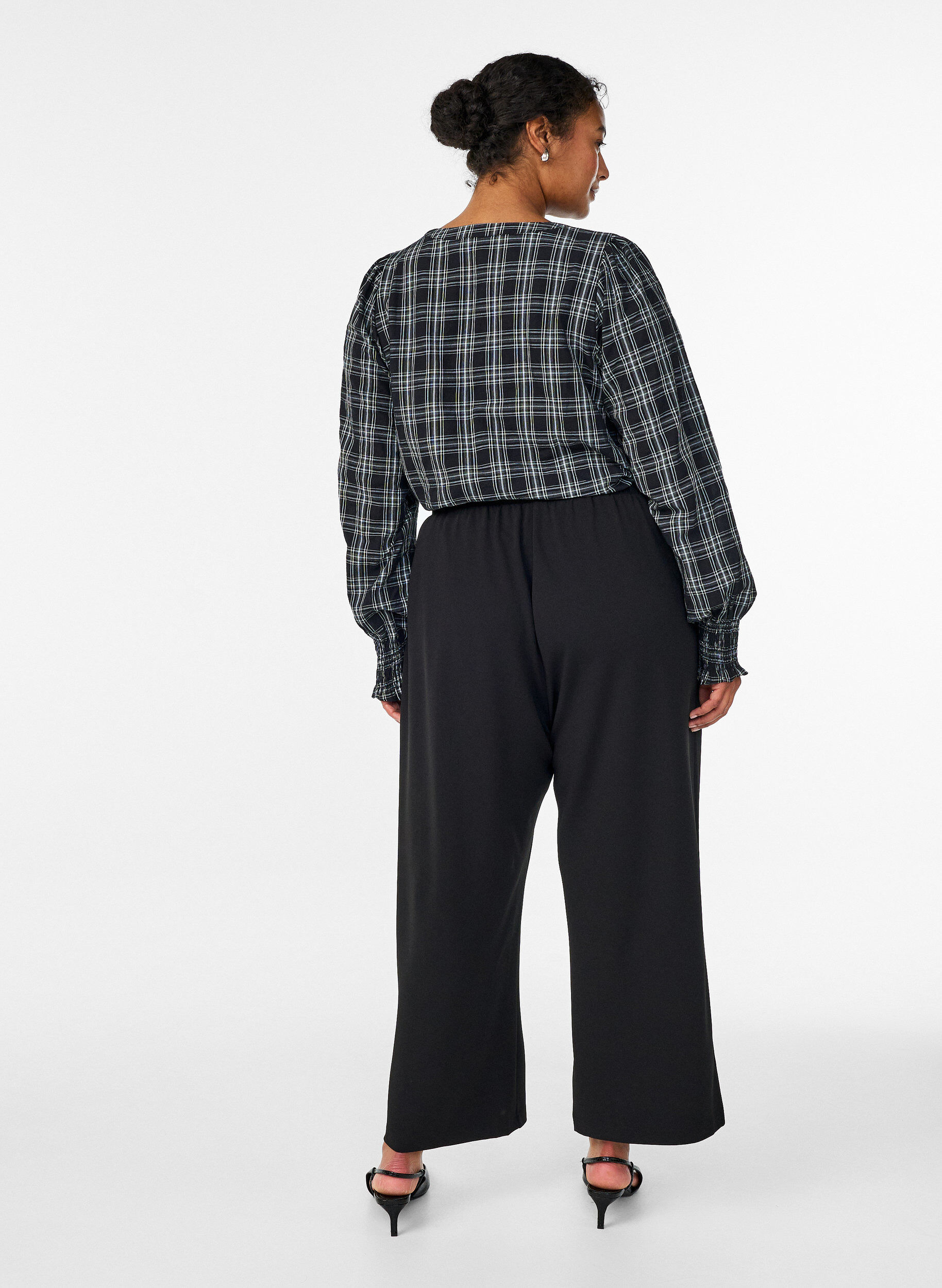 ZizziLockere Hose mit Taschen, Schwarz, Model image number 1