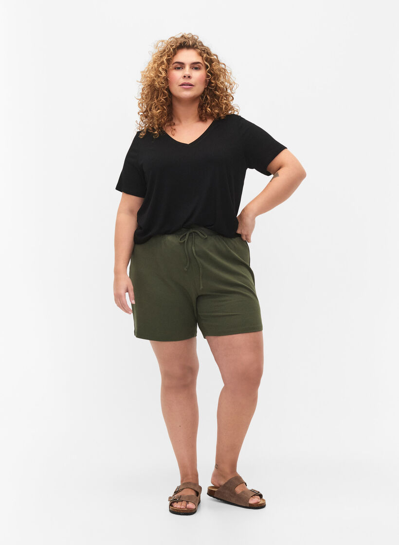 Viskose T-Shirt mit Ripp und V-Ausschnitt, Black, Model image number 2