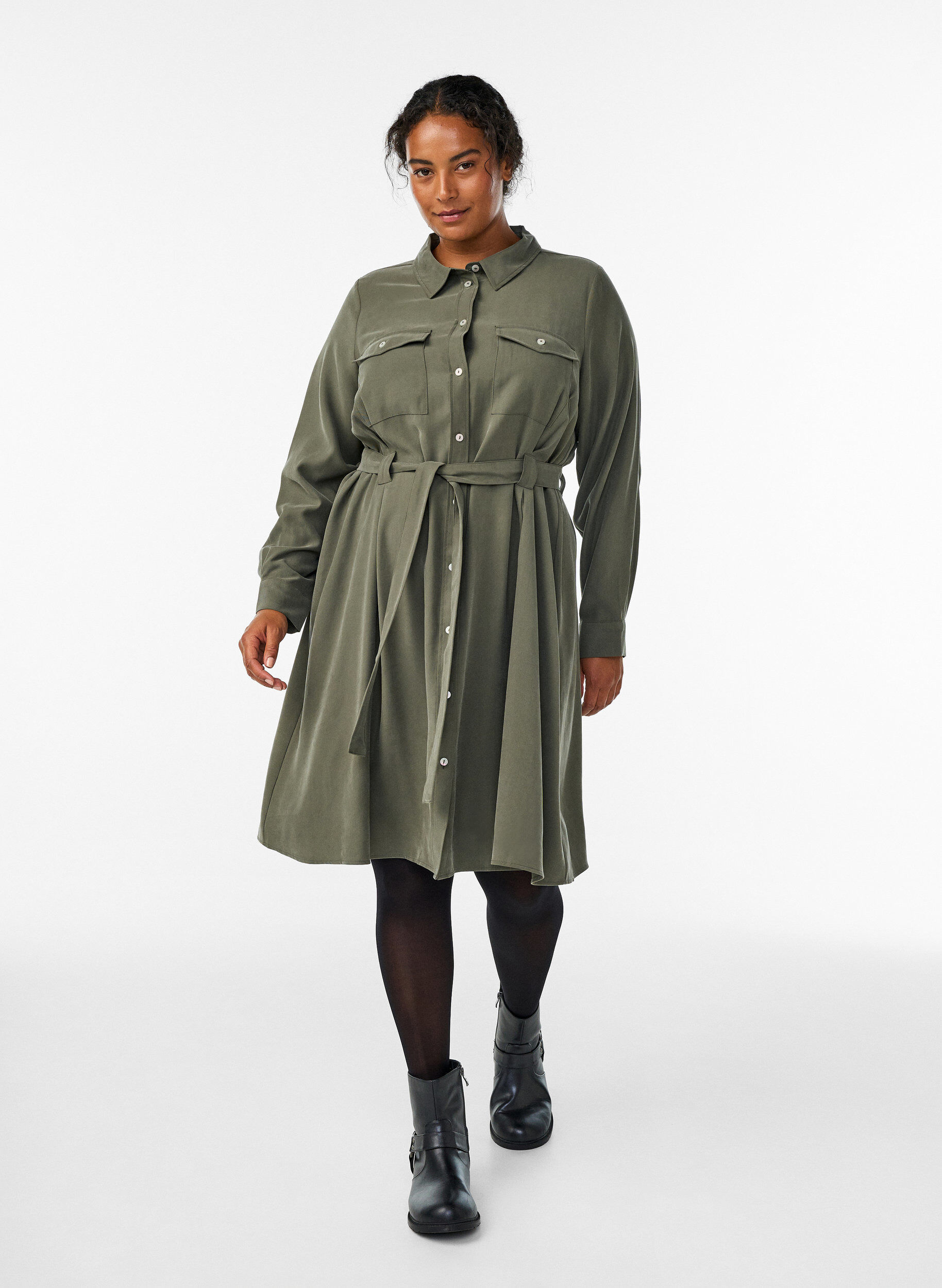 ZizziHemdblusenkleid mit Bindeg&uuml;rtel und langen &Auml;rmeln, Gr&uuml;n, Model image number 1