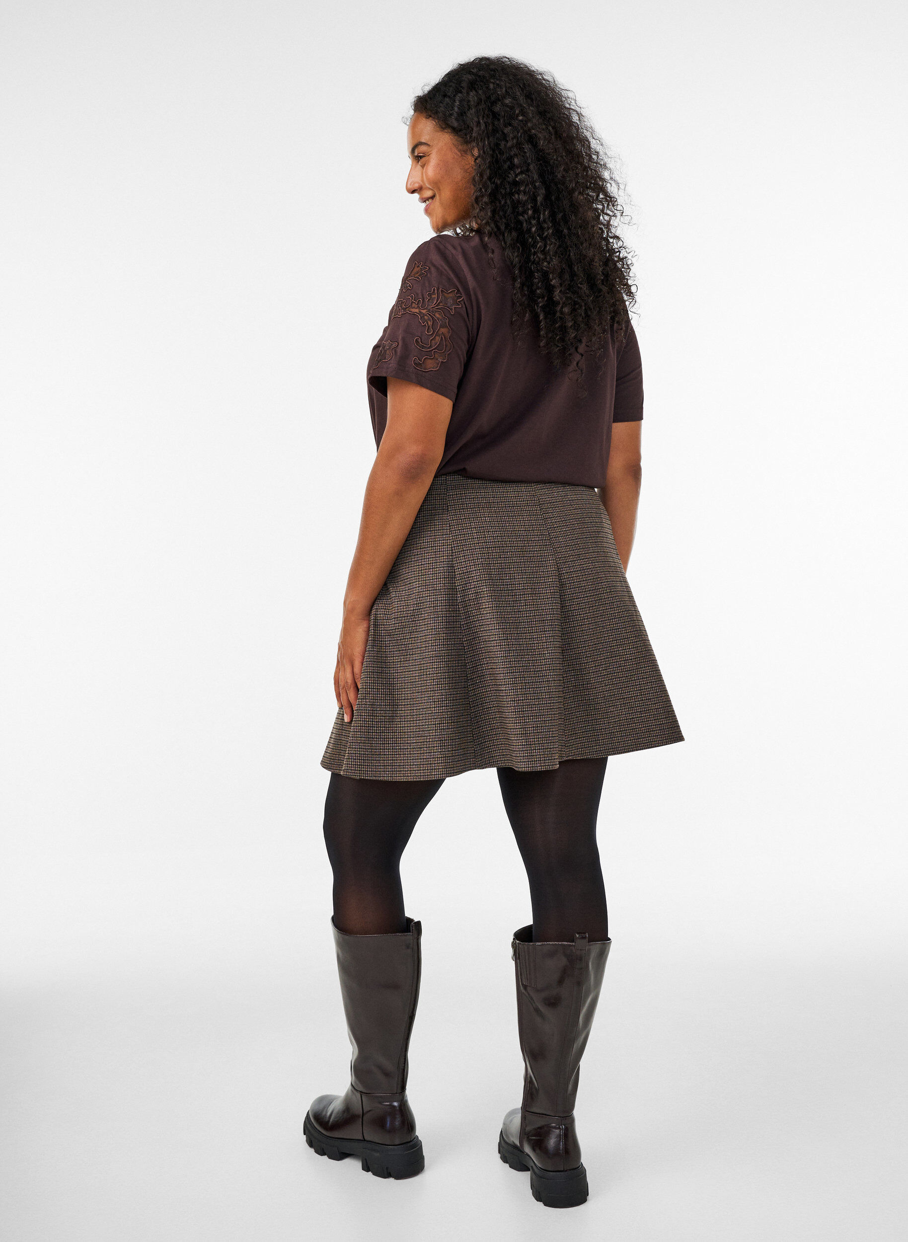 ZizziT-Shirt aus Baumwolle mit Spitzenapplikationen, Braun, Model image number 2