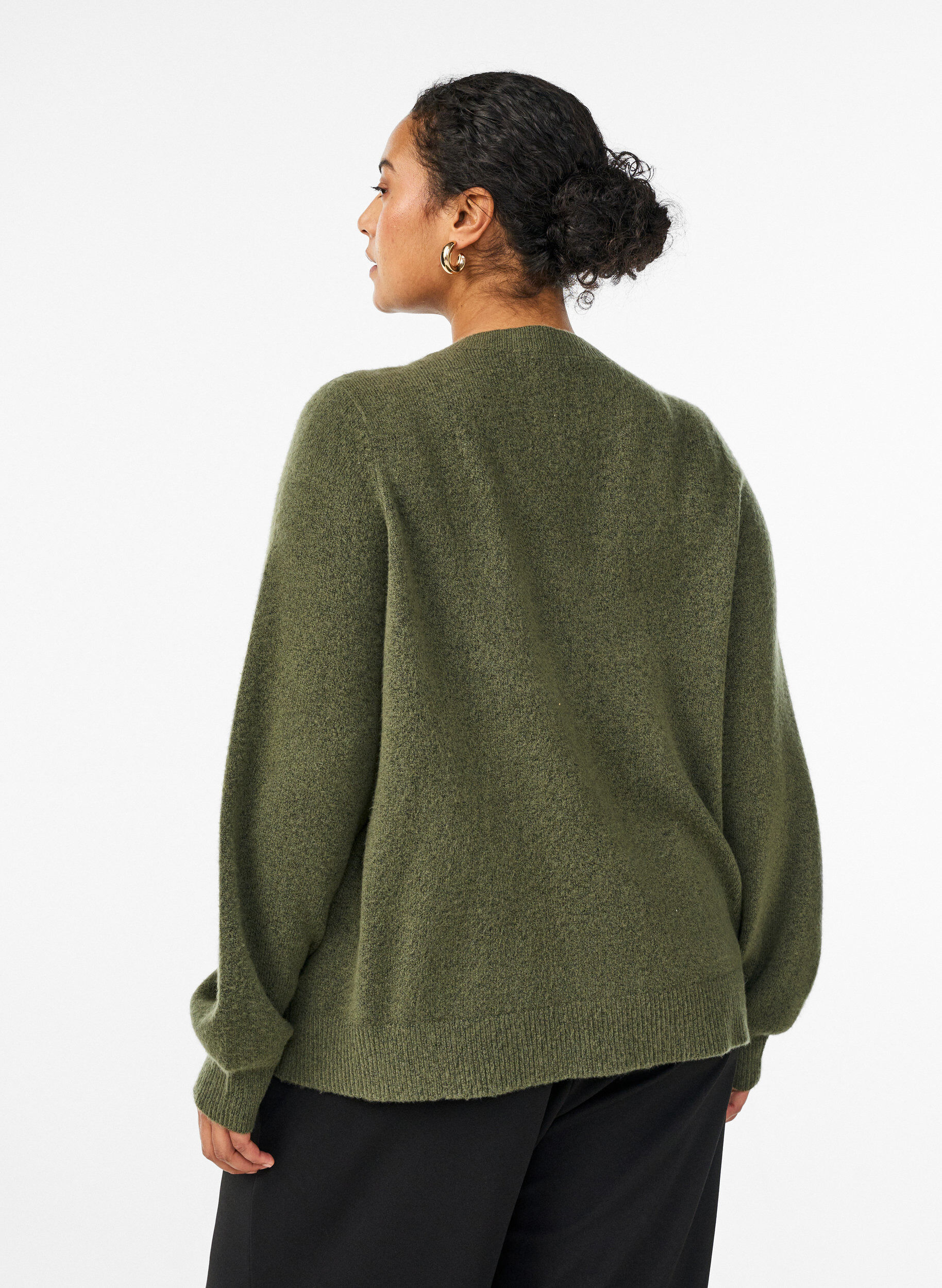 ZizziStrickjacke aus weichem Strick mit goldfarbenen Kn&ouml;pfen, Gr&uuml;n, Model image number 2