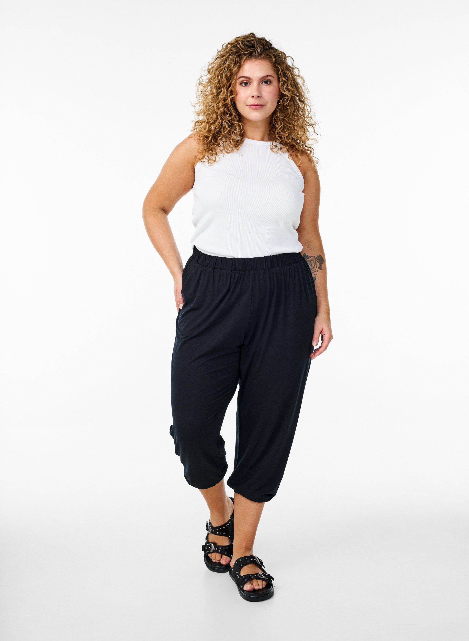 ZizziJerseyhose in 3/4-L&auml;nge mit hoher Taille, Black, Model image number 0