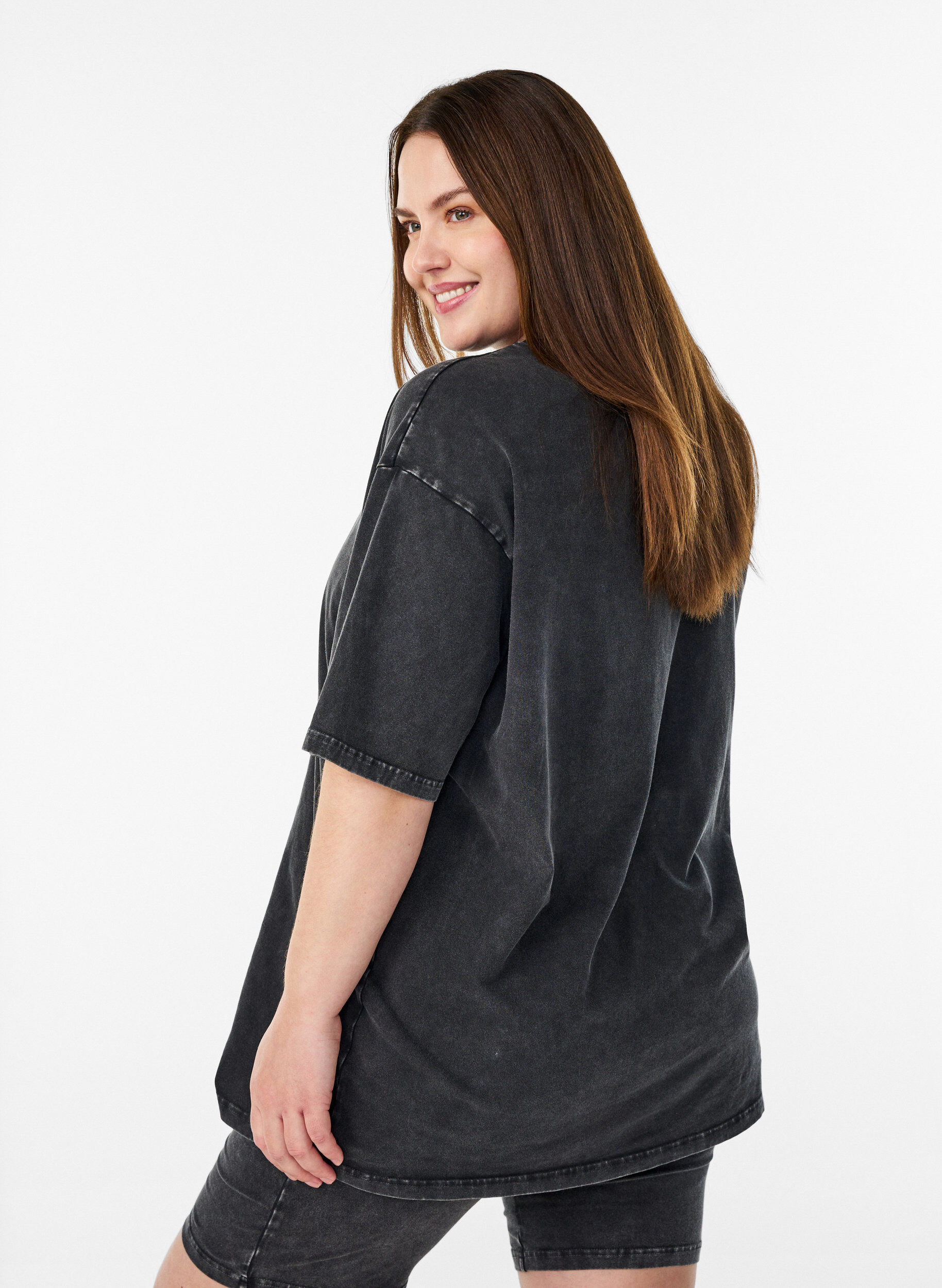 ZizziSportliches T-Shirt aus Baumwolle mit Washed-Effekt, Schwarz, Model image number 2