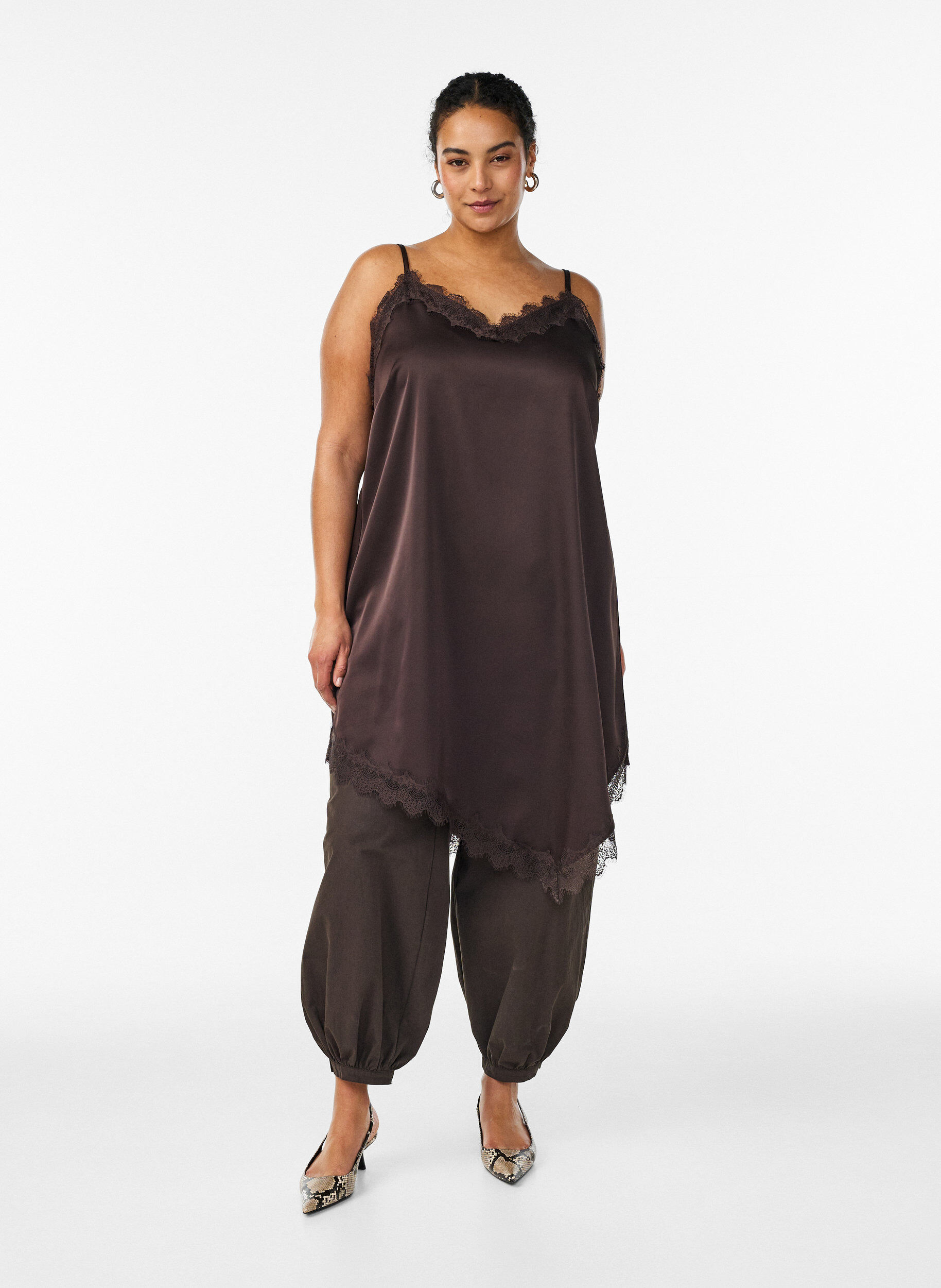 ZizziSpitzenkleid in Satinoptik, Braun, Model image number 1