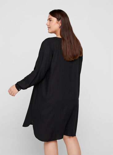 Langarm Kleid aus Viskose, Black, Model image number 1