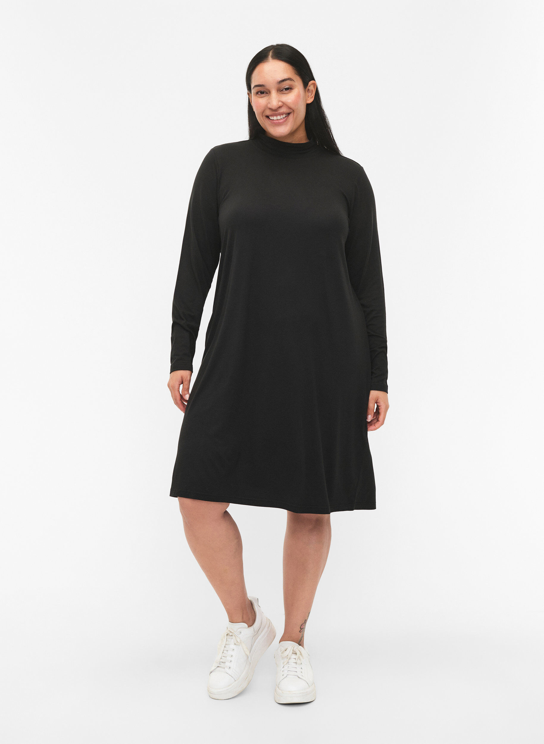 ZizziFLASH &ndash; Lang&auml;rmeliges Kleid mit Rollkragen, Schwarz, Model image number 1