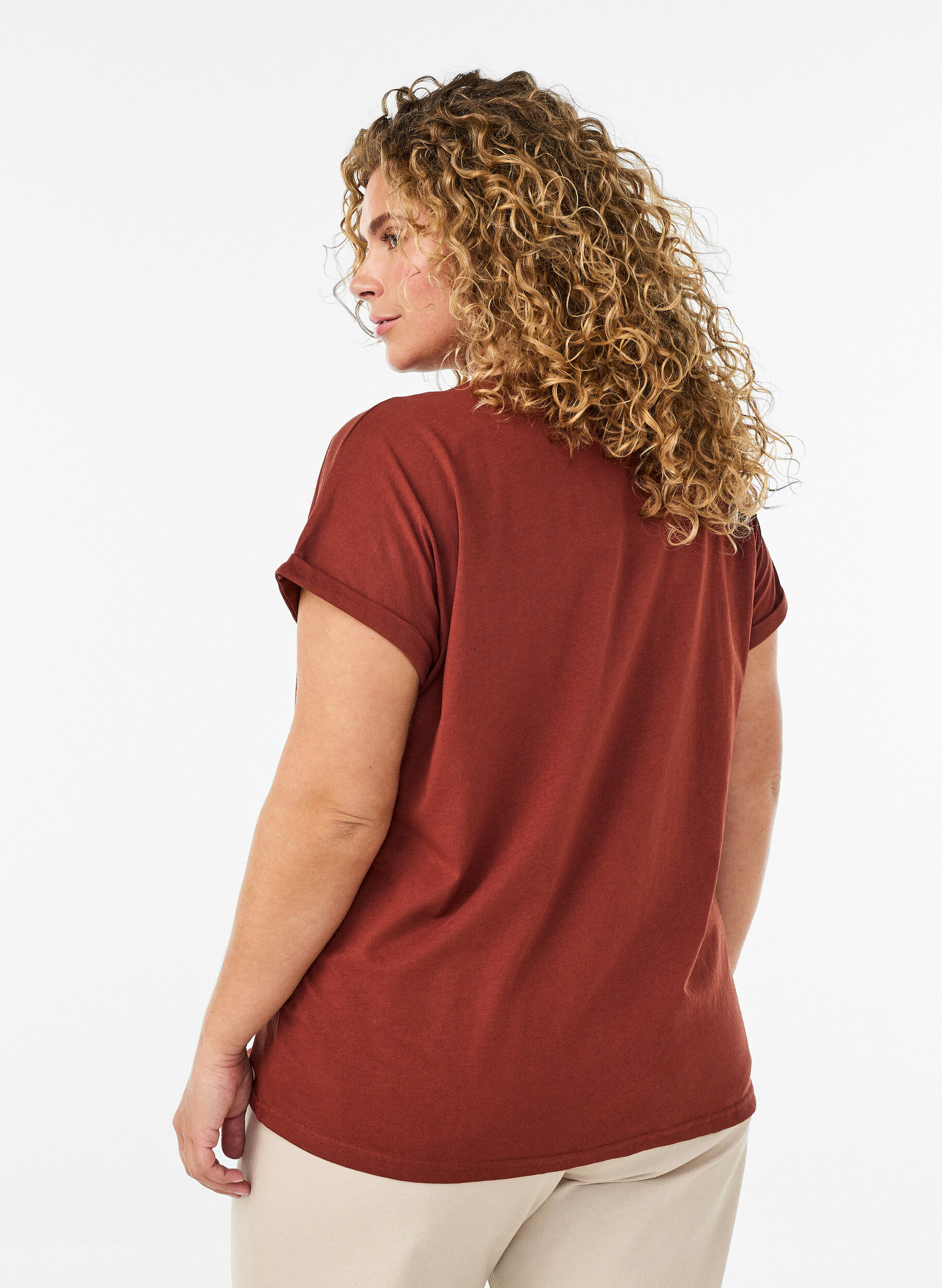 ZizziKurz&auml;rmeliges T-Shirt aus einer Baumwollmischung, Rot, Model image number 2