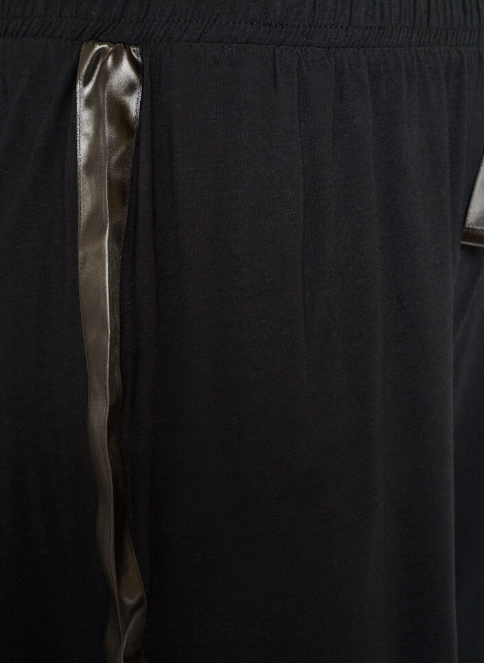 Pyjamashorts aus Modal mit Kontrastband, Schwarz, Packshot image number 2