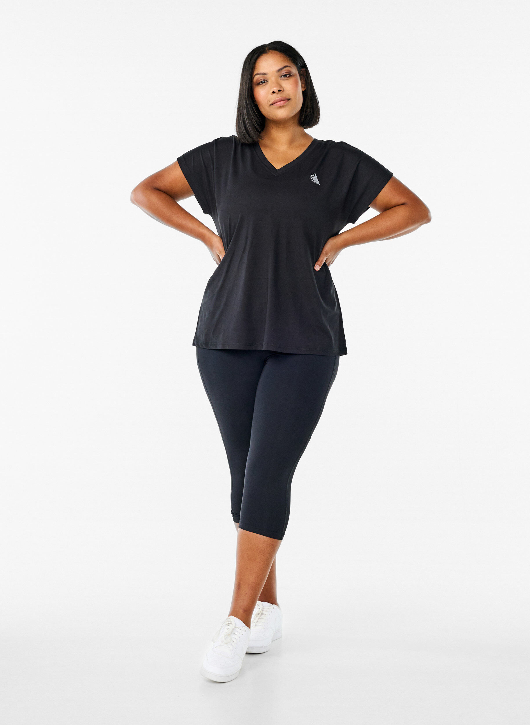 ZizziLockeres Trainings-T-Shirt mit V-Ausschnitt, Schwarz, Model image number 1