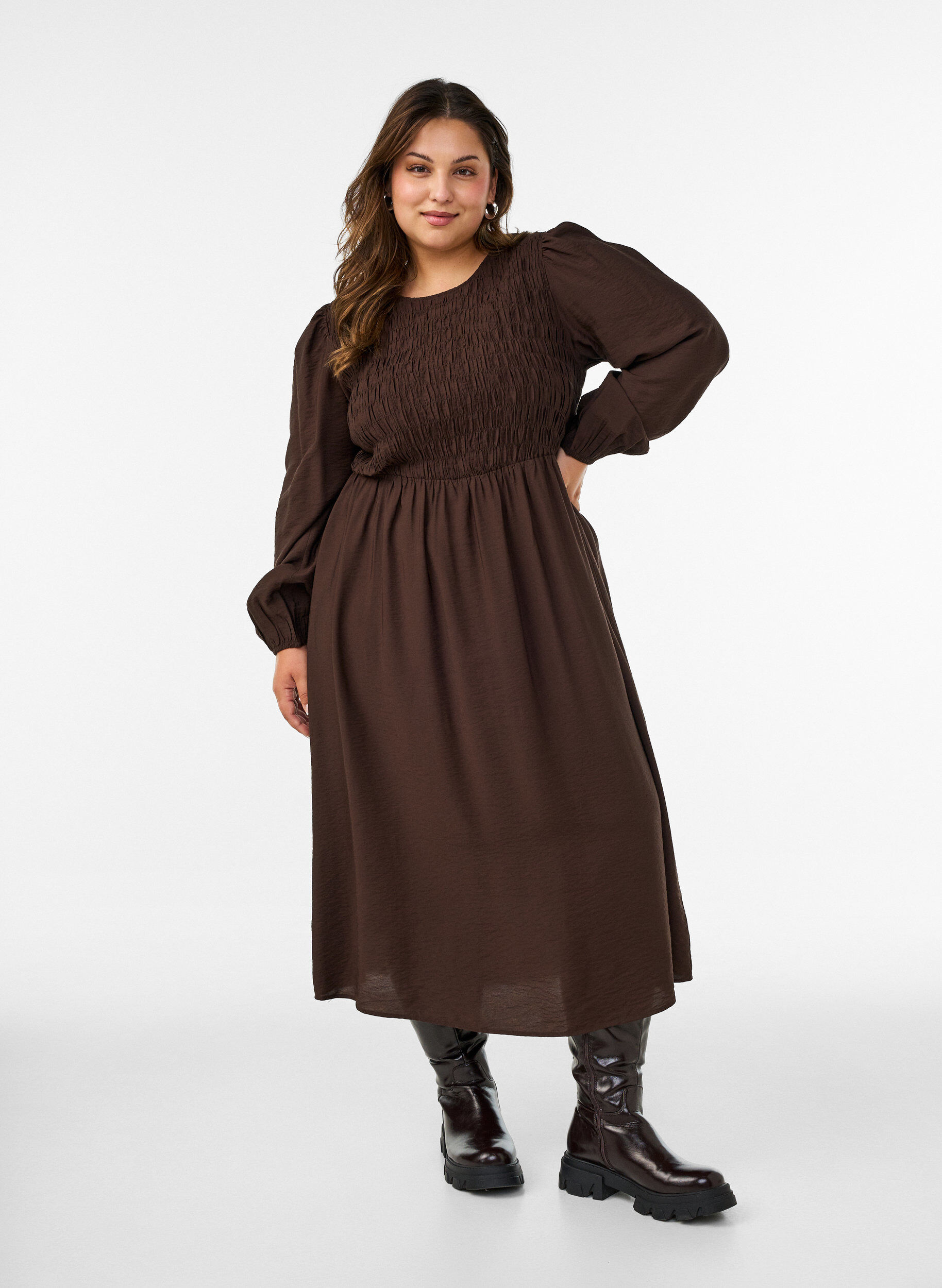 Midikleid aus Viskose mit Smock, Braun, Model