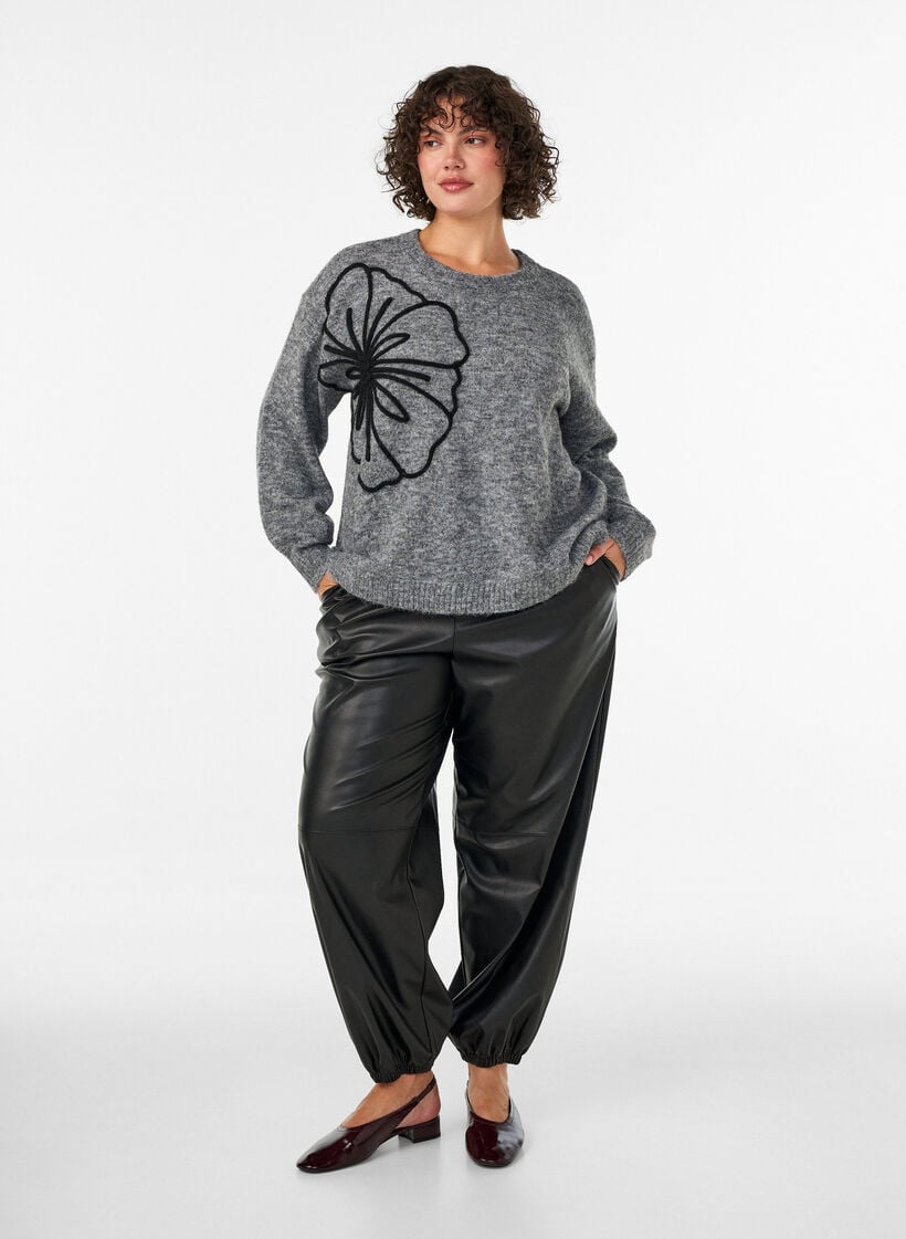 Pullover mit Blumenapplikation, Grau, Model image number 1