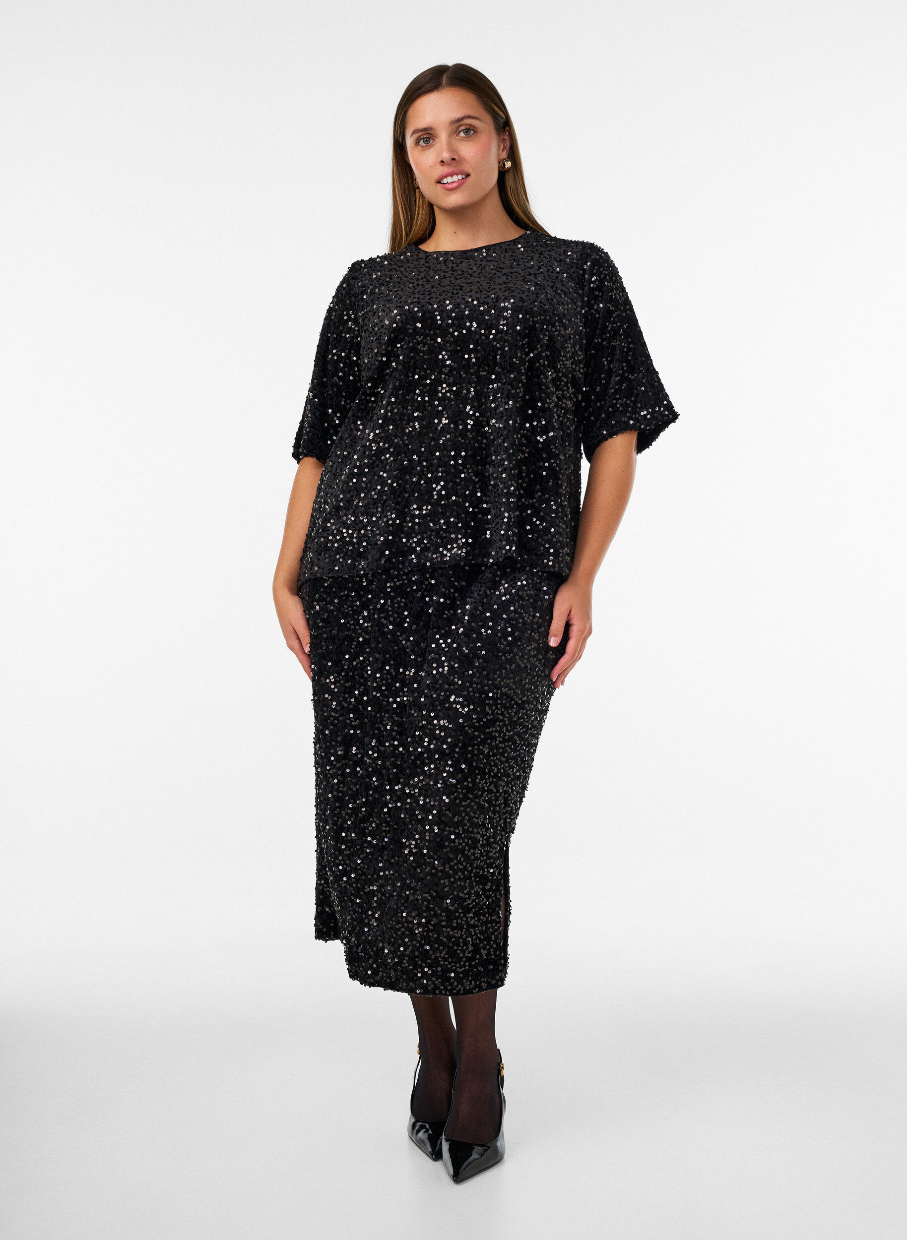 ZizziBluse mit Pailletten und ellenbogenlangen &Auml;rmeln, Schwarz, Model image number 1