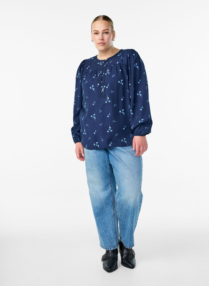 Bluse mit Knopfverschluss und kleinen Blumen, Blau, Model image number 1