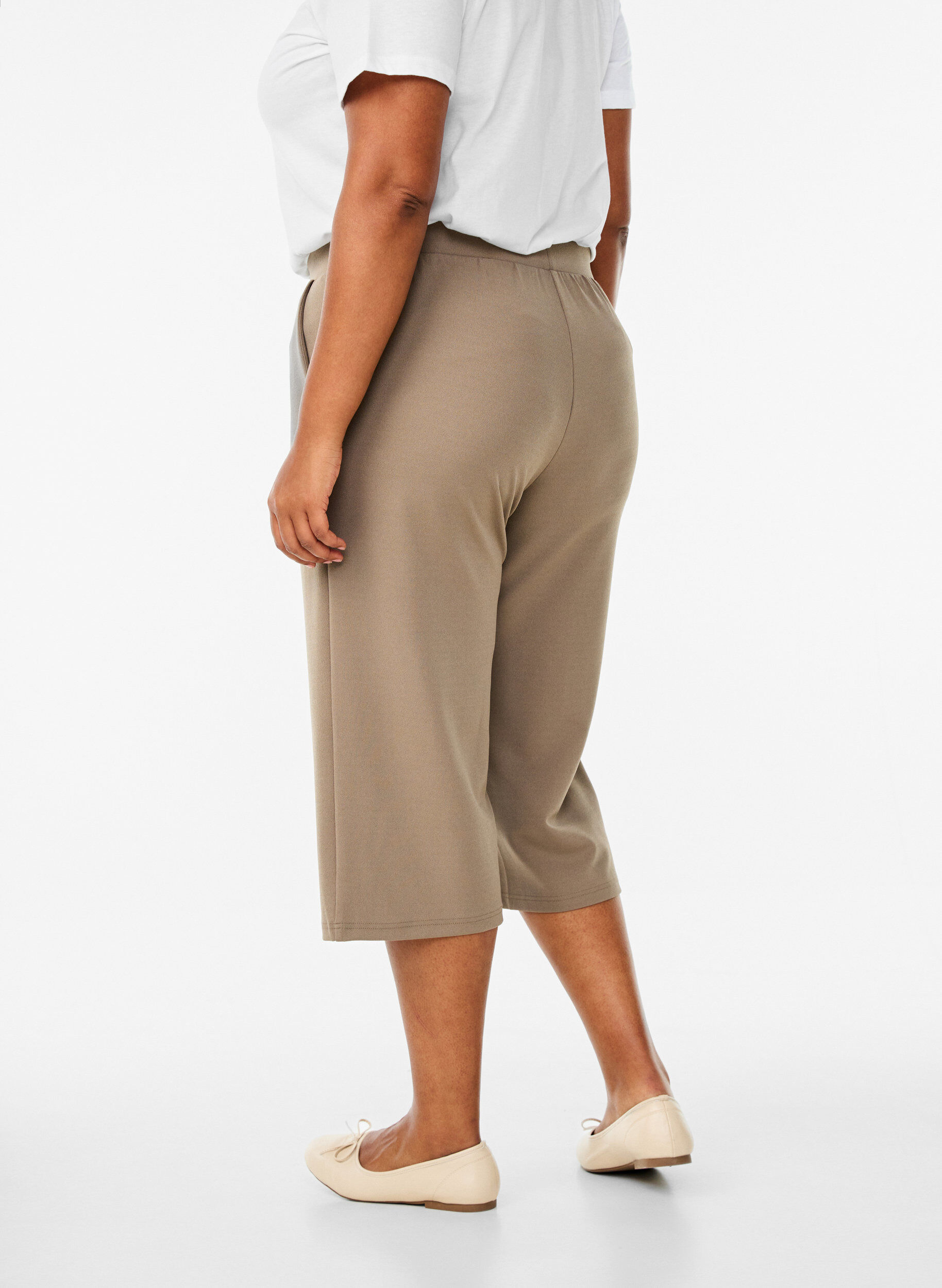 ZizziHochtaillierte Knickerbocker mit lockerem Schnitt, Braun, Model image number 1