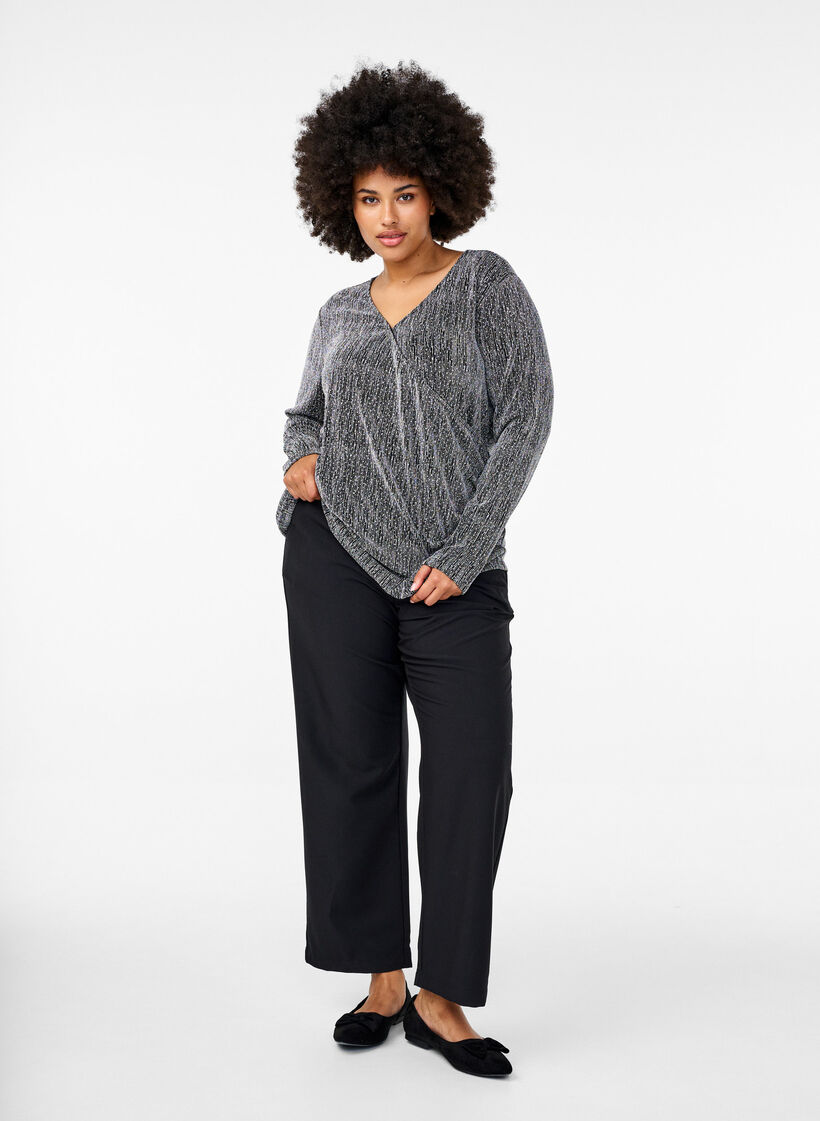 Glitzer-Party-Top mit Wickeloptik, Schwarz, Model image number 1