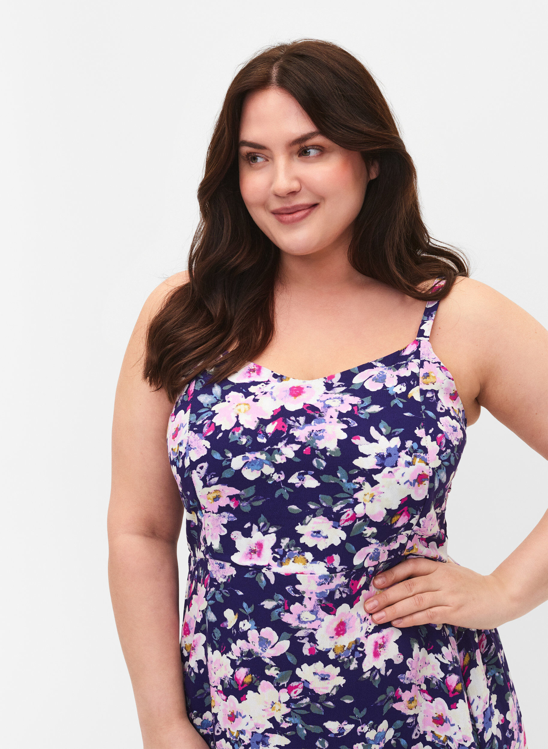 ZizziGebl&uuml;mtes Tr&auml;gerkleid aus Viskose mit Smok, Blue Flower, Model image number 2