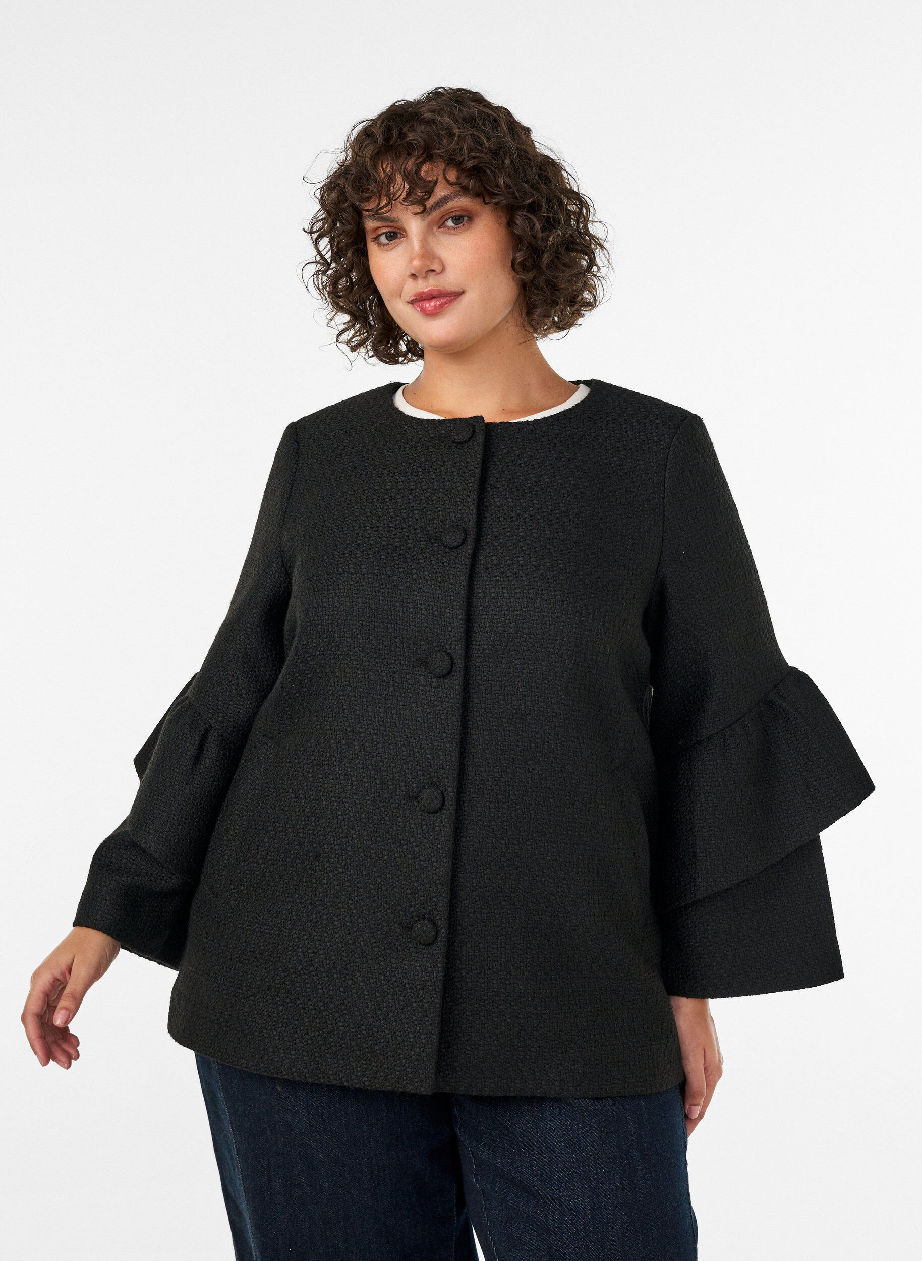 ZizziBoucl&eacute;-Jacke mit R&uuml;schendetails, Schwarz, Model image number 3