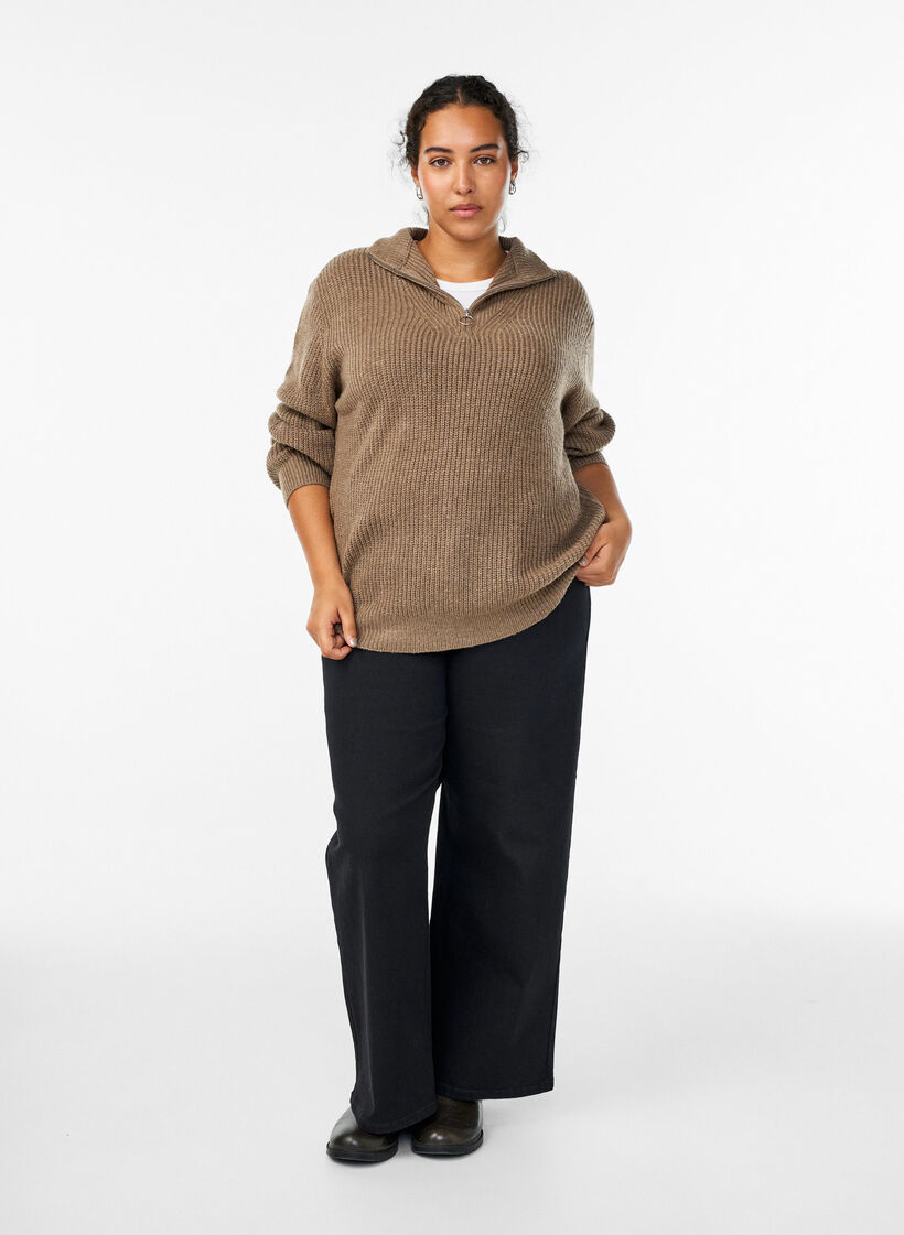 Strickpullover mit hohem Kragen und Rei&szlig;verschluss, Braun, Model image number 1