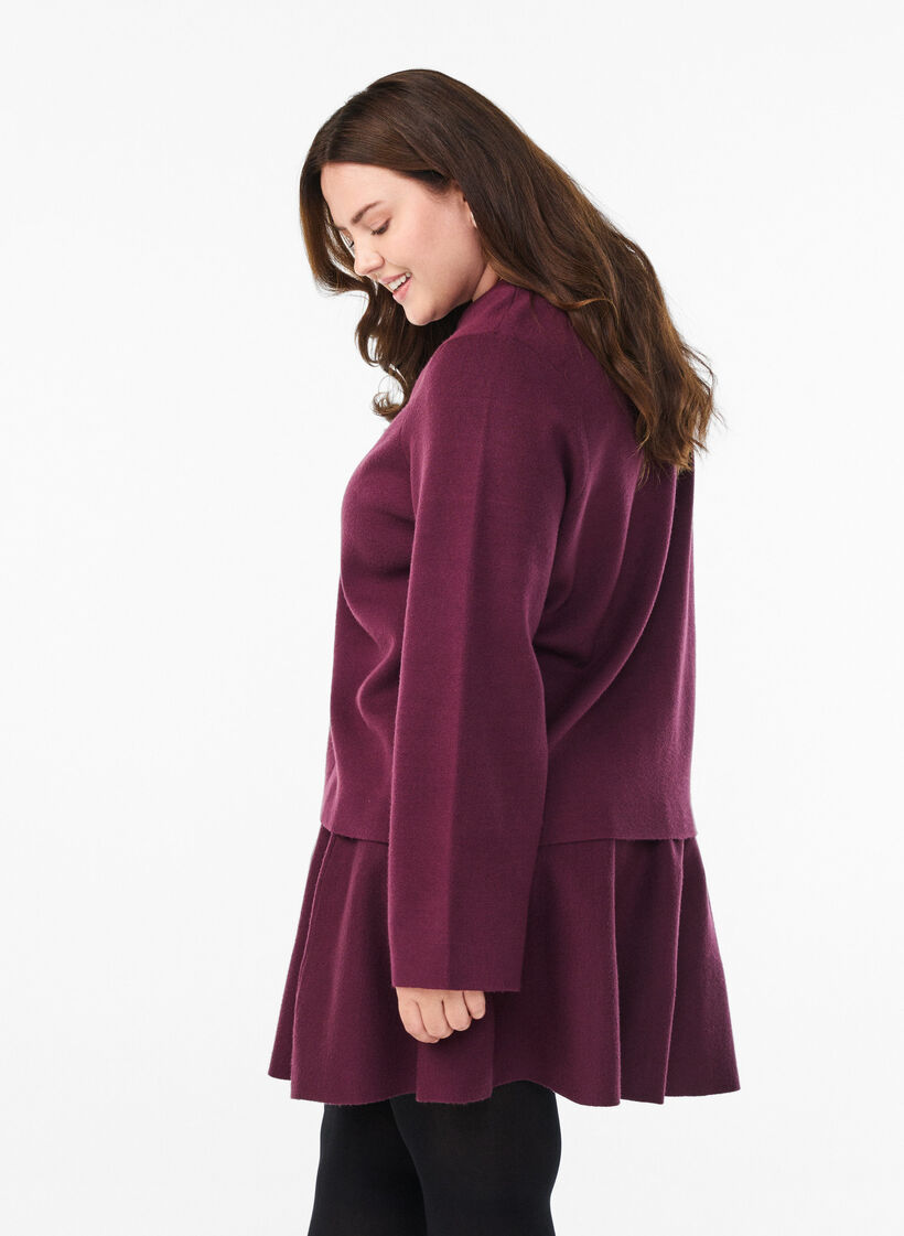 Cardigan mit V-Ausschnitt und weiten Ärmeln, Dunkles Bordeaux, Model