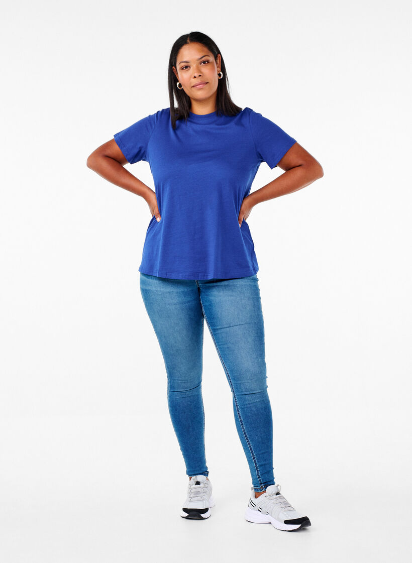 Basic-T-Shirt aus Baumwolle mit Rundhalsausschnitt, Blau, Model image number 1