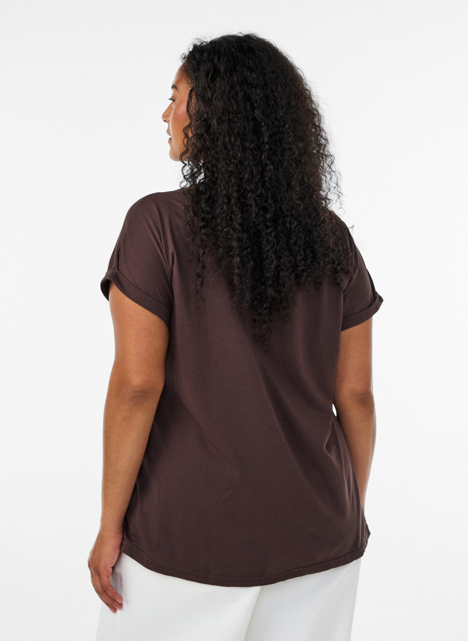 ZizziKurz&auml;rmeliges T-Shirt aus einer Baumwollmischung, Braun, Model image number 2