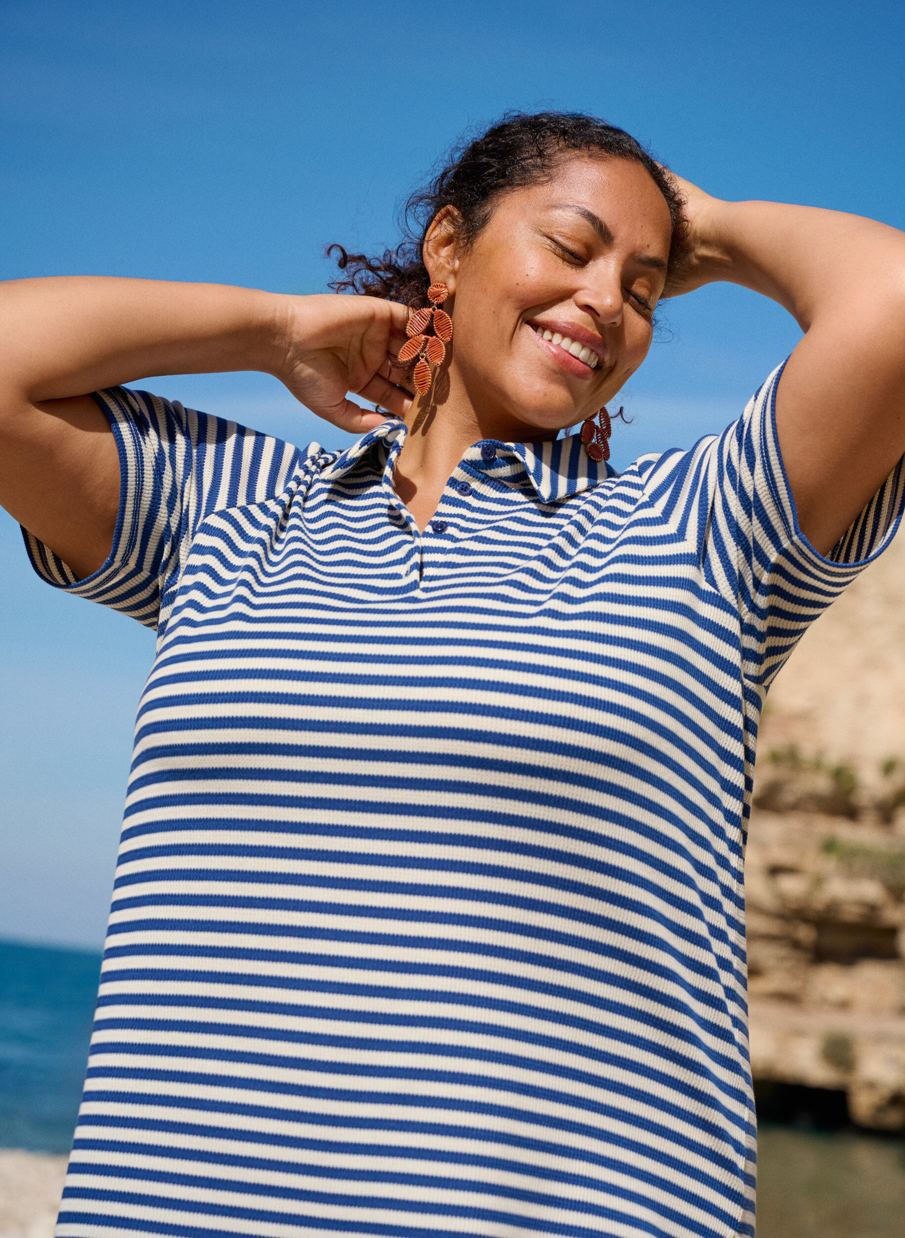 ZizziKurz&auml;rmeliges Poloshirt mit Streifen, Blau, Image image number 0