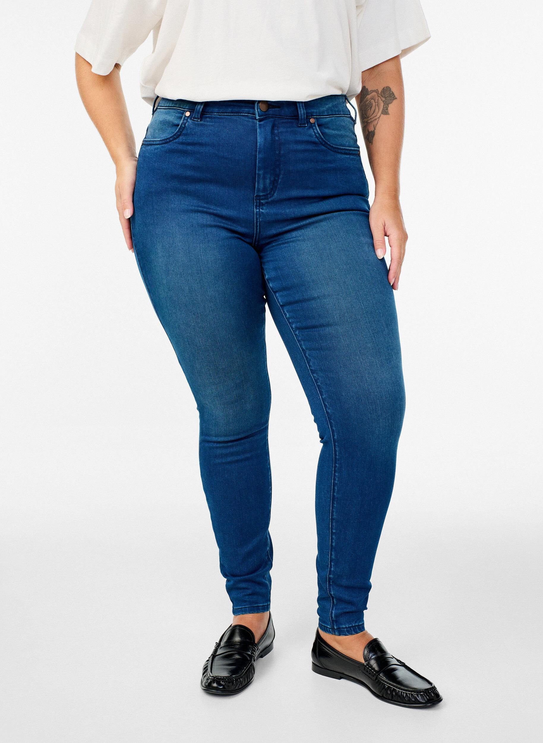 ZizziHoch taillierte super Slim Amy Jeans, Blau, Model image number 2
