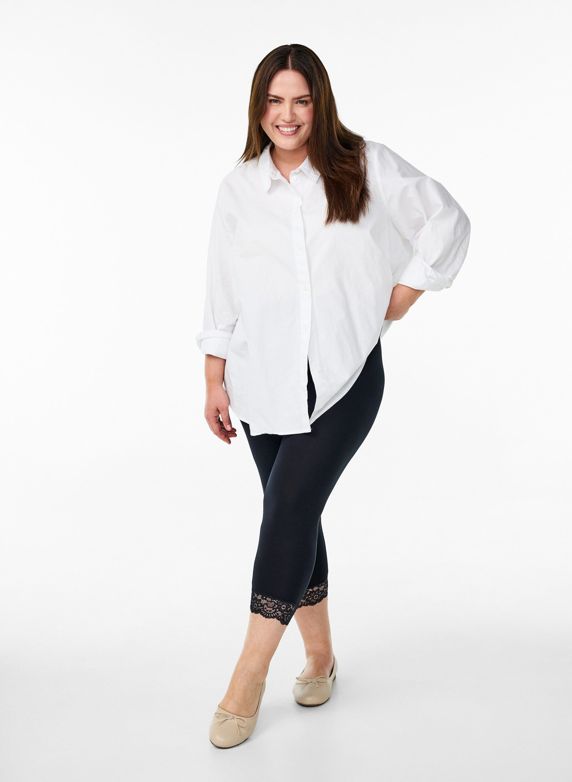 ZizziBasic 3/4 Leggings mit Spitzenbesatz, Schwarz, Model image number 1