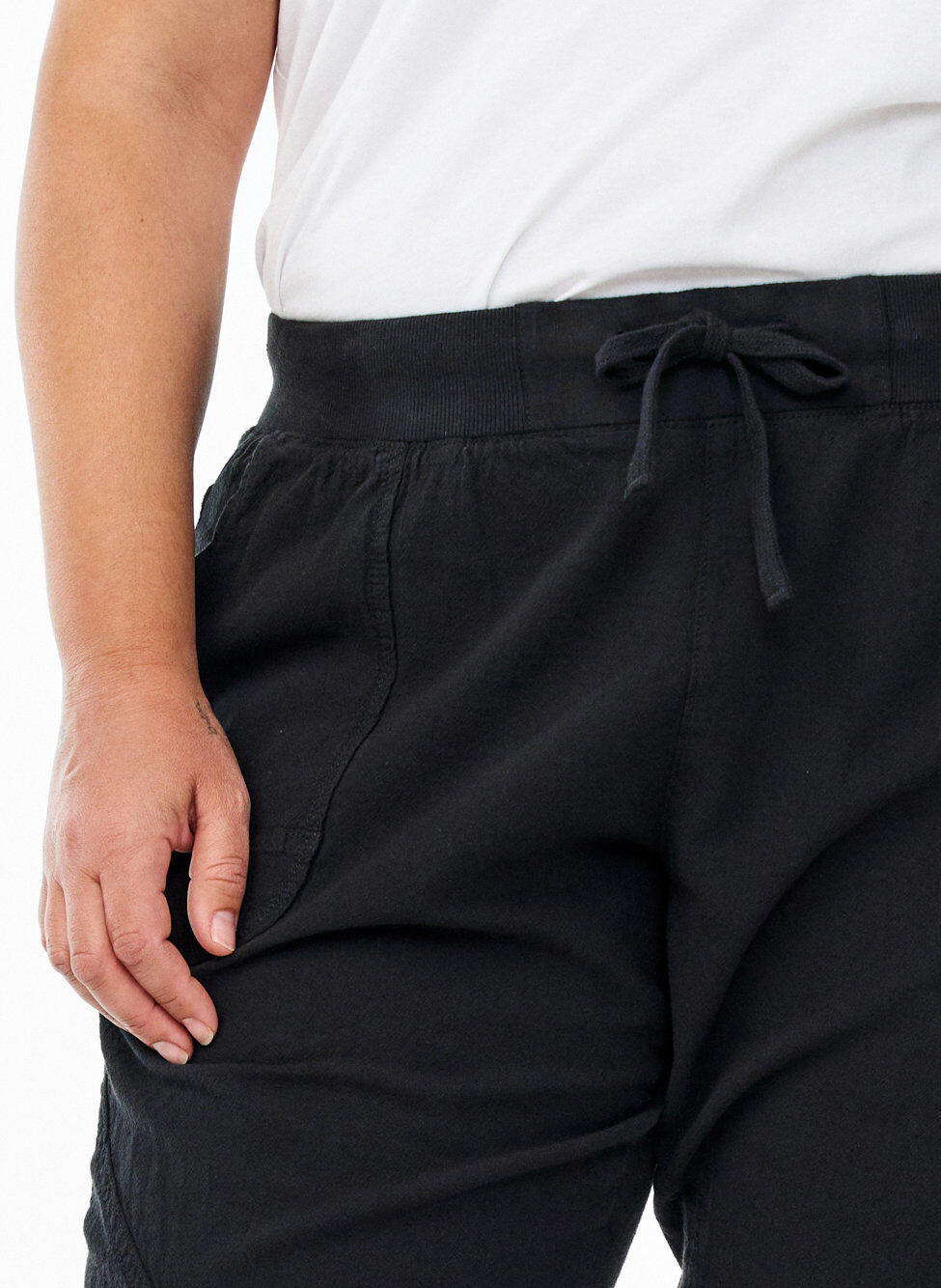ZizziCapri-Hose aus Baumwolle, Schwarz, Model image number 3