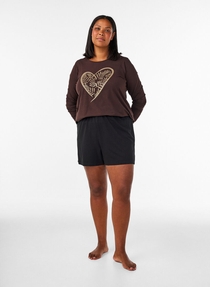 Pyjamaoberteil aus Baumwolle mit Herzmuster, Braun, Model image number 1