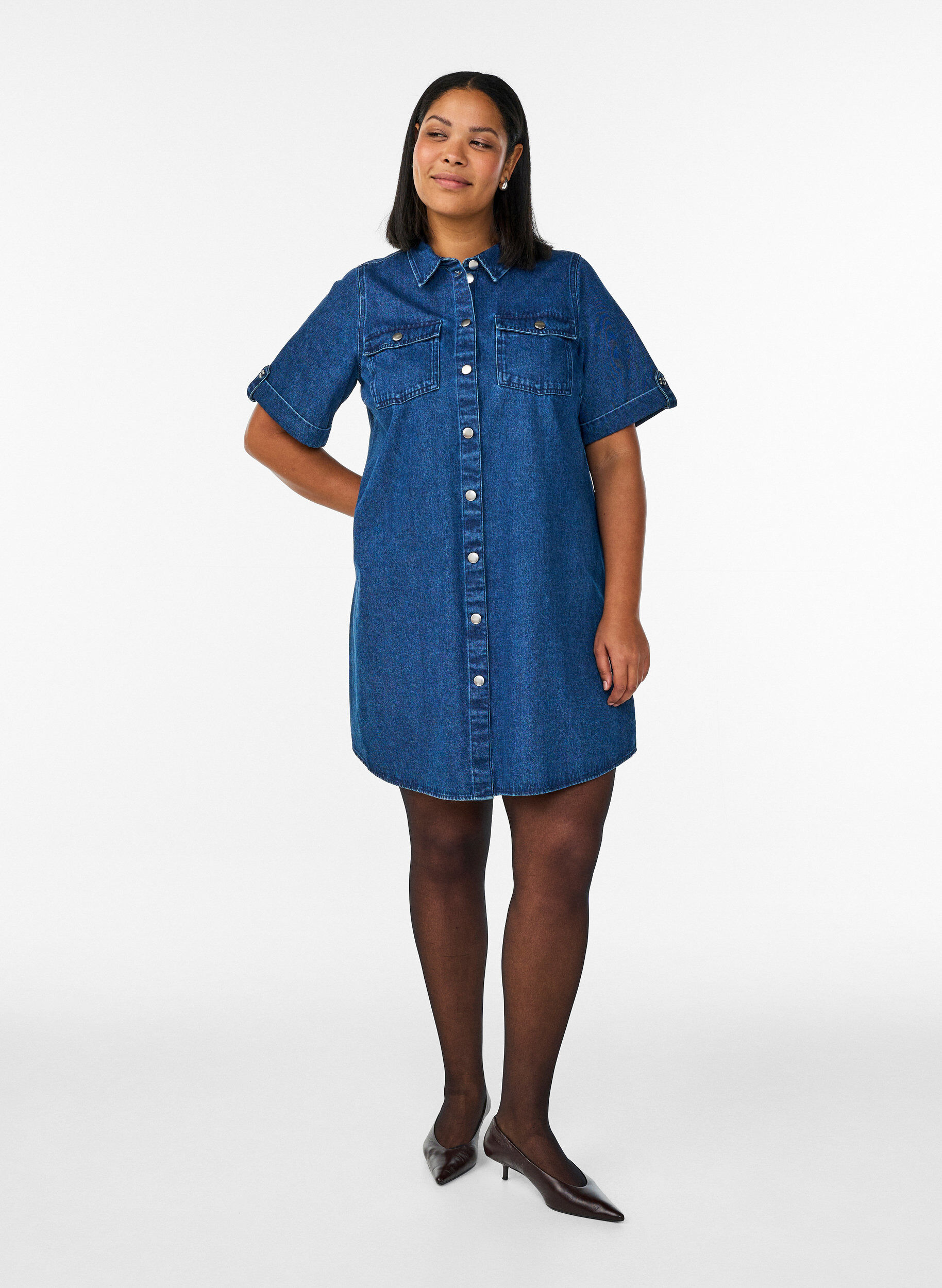 ZizziDenimkleid mit kurzen &Auml;rmeln und Kn&ouml;pfen, Blau, Model image number 1